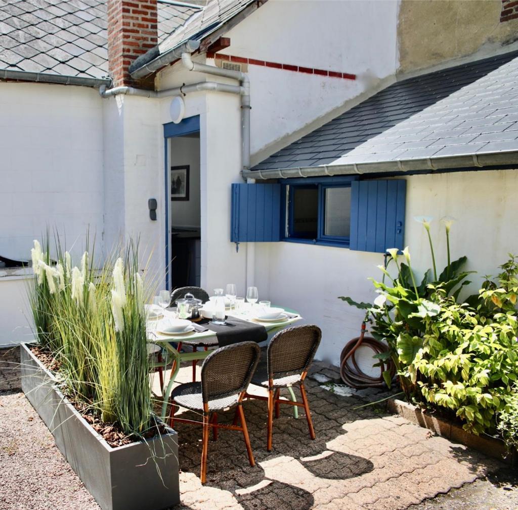 La Maison De Pecheur De Ginette Cabourg Exterior photo